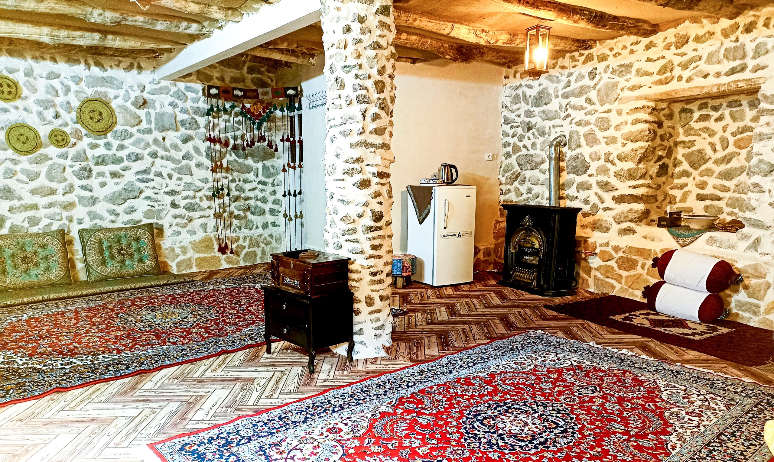 دارای امکانات رفاهی برای هر اتاق